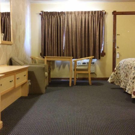 Budget Host Longhorn Motel Byers ภายนอก รูปภาพ